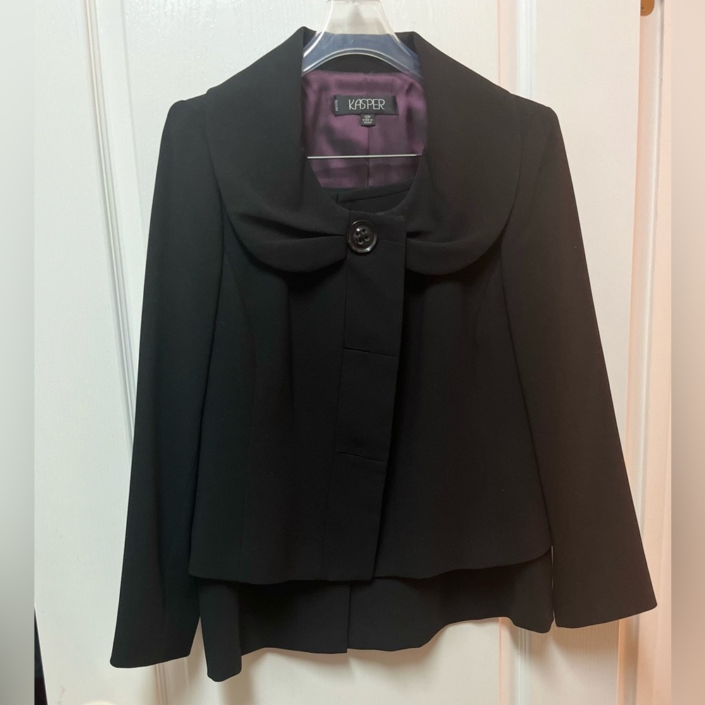 Kasper Women’s Black two-piece skirt suit size 12 Petite